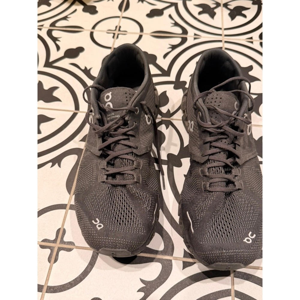 On Cloud Athletic Shoes Mens 8.5 Black Running Sneakers